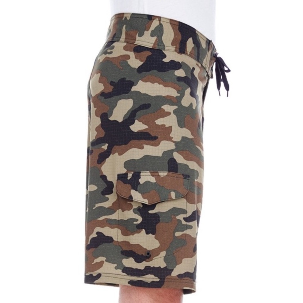 Burnside 9371 Camo - Medium CrossFit Board Shorts 30 32 and 34 inch available. - Picture 4 of 8